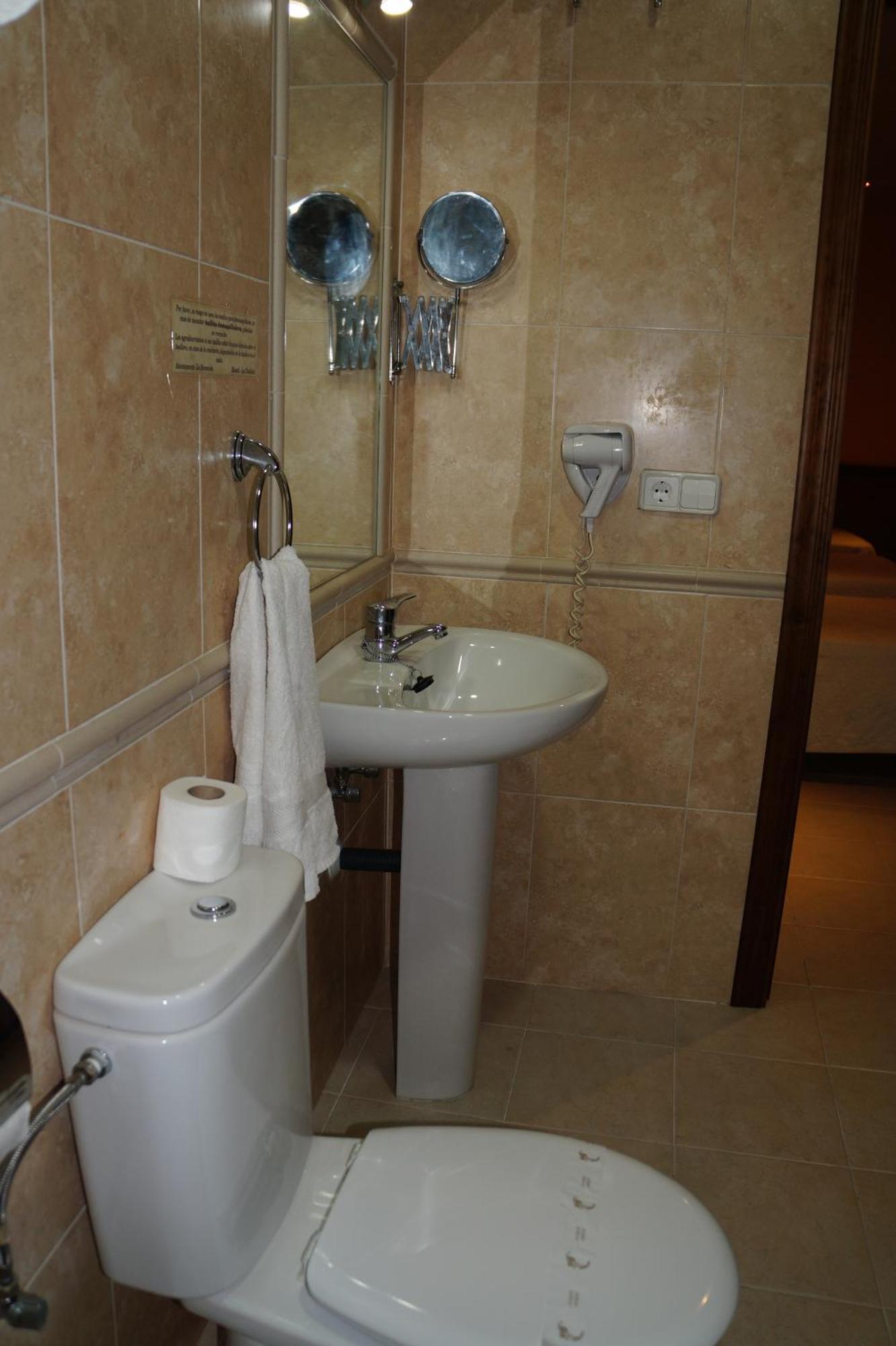 Hostal La Conilena Conil De La Frontera Room photo